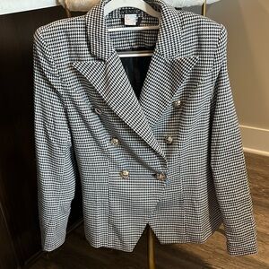 Venus Blazer Size 4